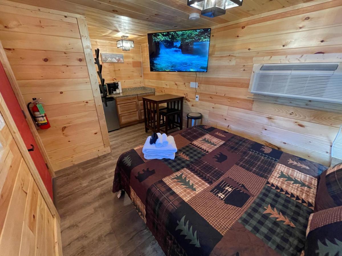 Newly Remodeled Motel In Gatlinburg! Экстерьер фото